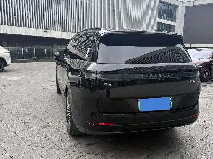Lynk & Co 900 2.0 T Explorer