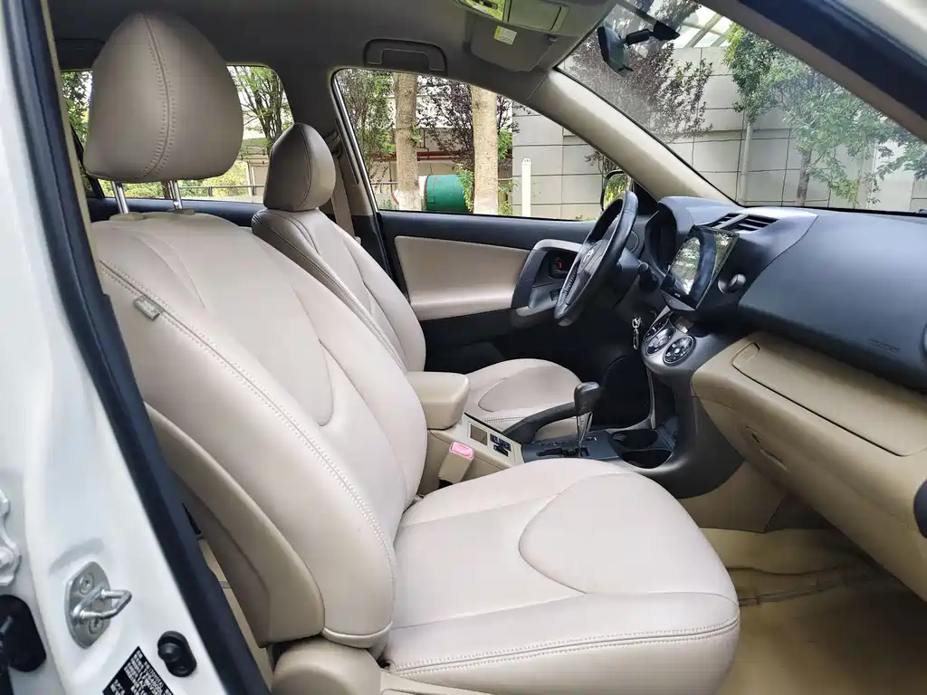 RAV4 Special Enjoyment 2.0 L Auto Classic