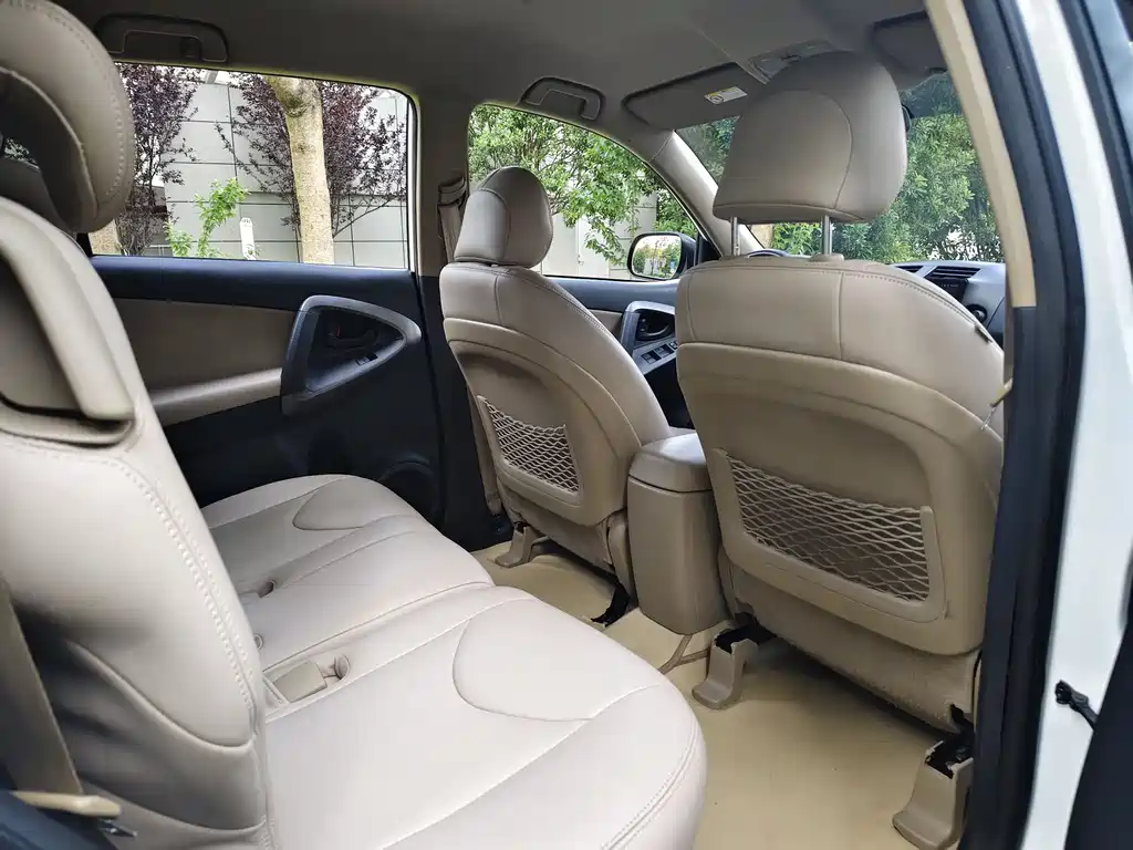 RAV4 Special Enjoyment 2.0 L Auto Classic