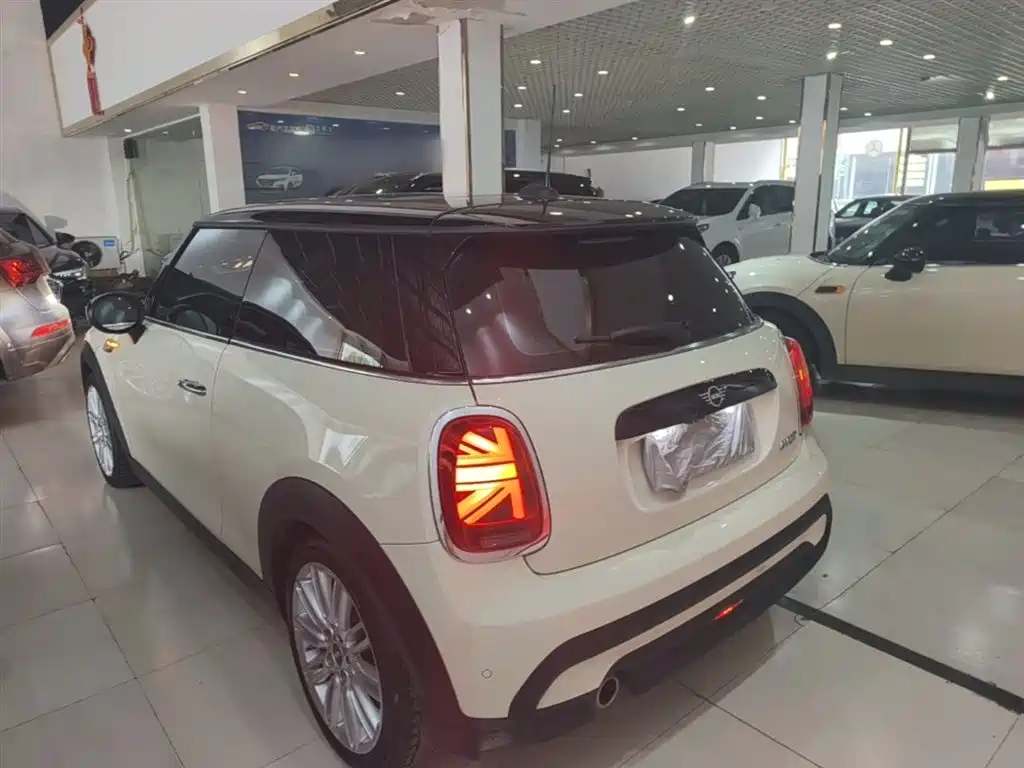 MINI Facelift 1.5 T COOPER Classic