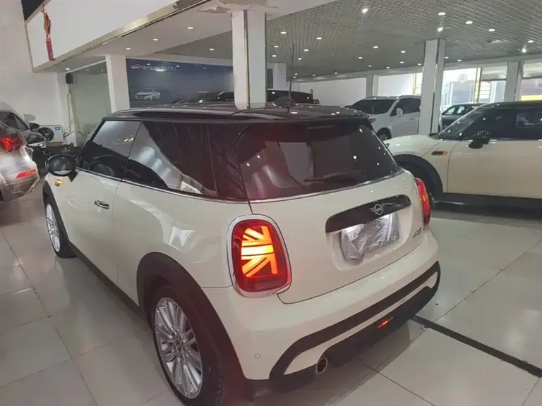 MINI Facelift 1.5 T COOPER Classic