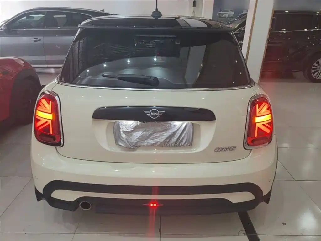 MINI Facelift 1.5 T COOPER Classic