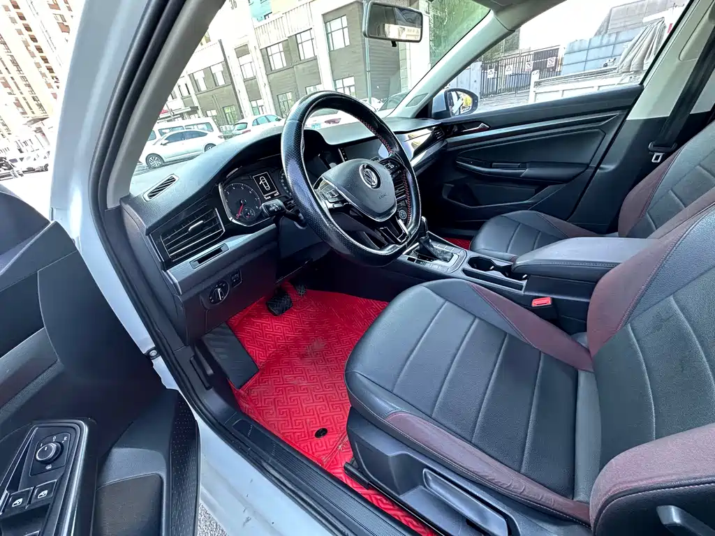Bora 1.5 L Auto Comfort