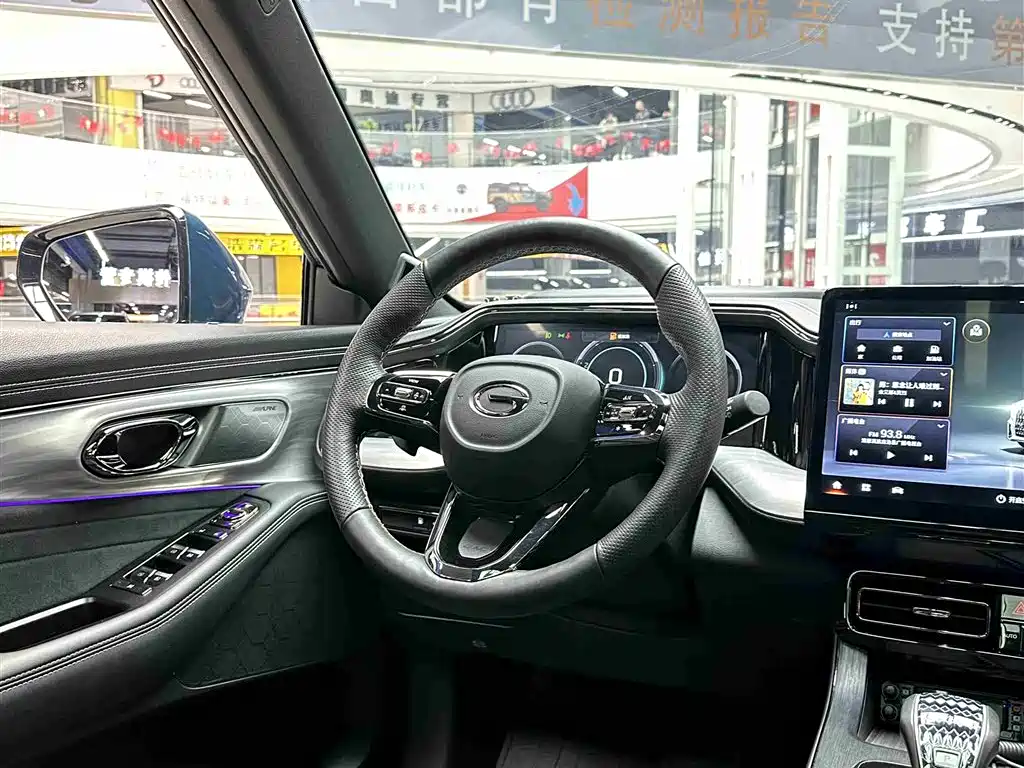 GAC Trumpchi GS8 Navigator Series 2.0 TGDI 4 WD Supreme (7-seat)