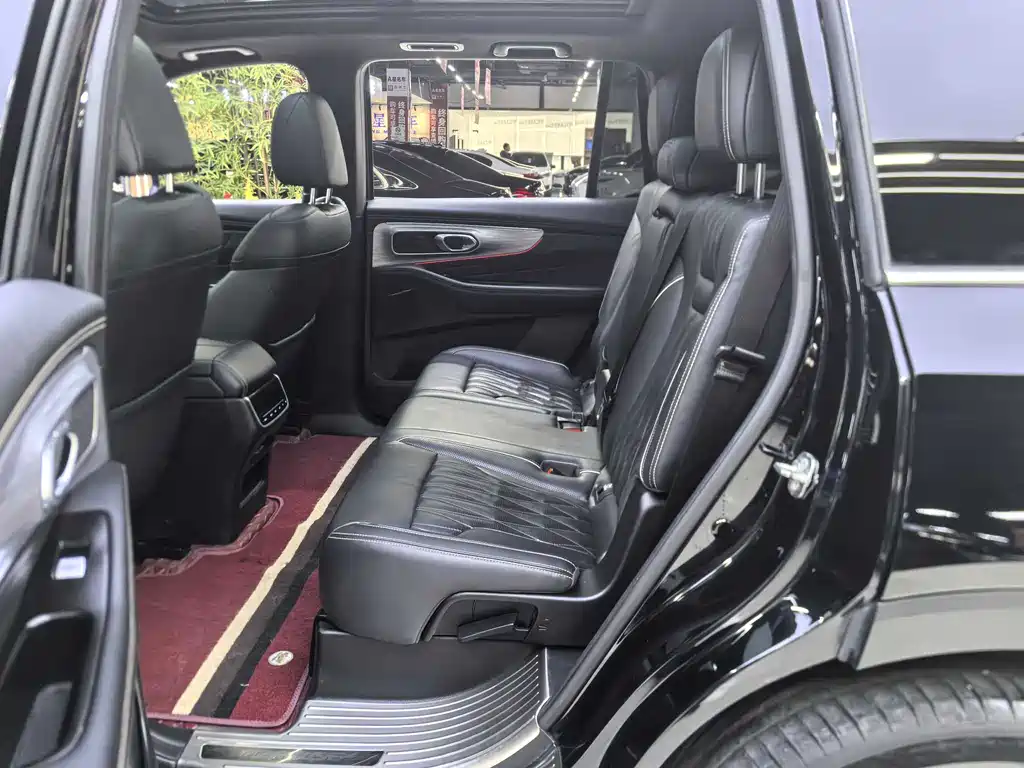GAC Trumpchi GS8 Navigator Series 2.0 TGDI 2 WD Luxury Connected (7-seat)