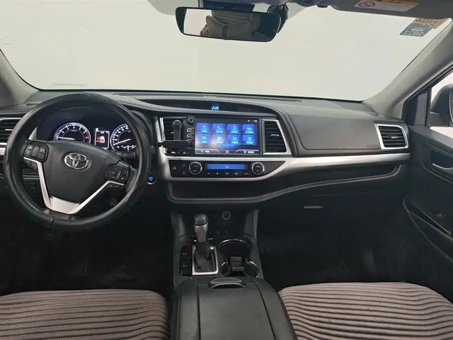 Highlander 2.0 T 4 WD Luxury 7-seat CN-VI