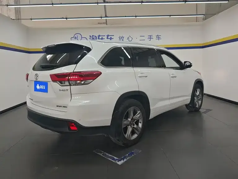 Toyota Highlander 2.0 T 4 WD Luxury 7-seat CN-VI