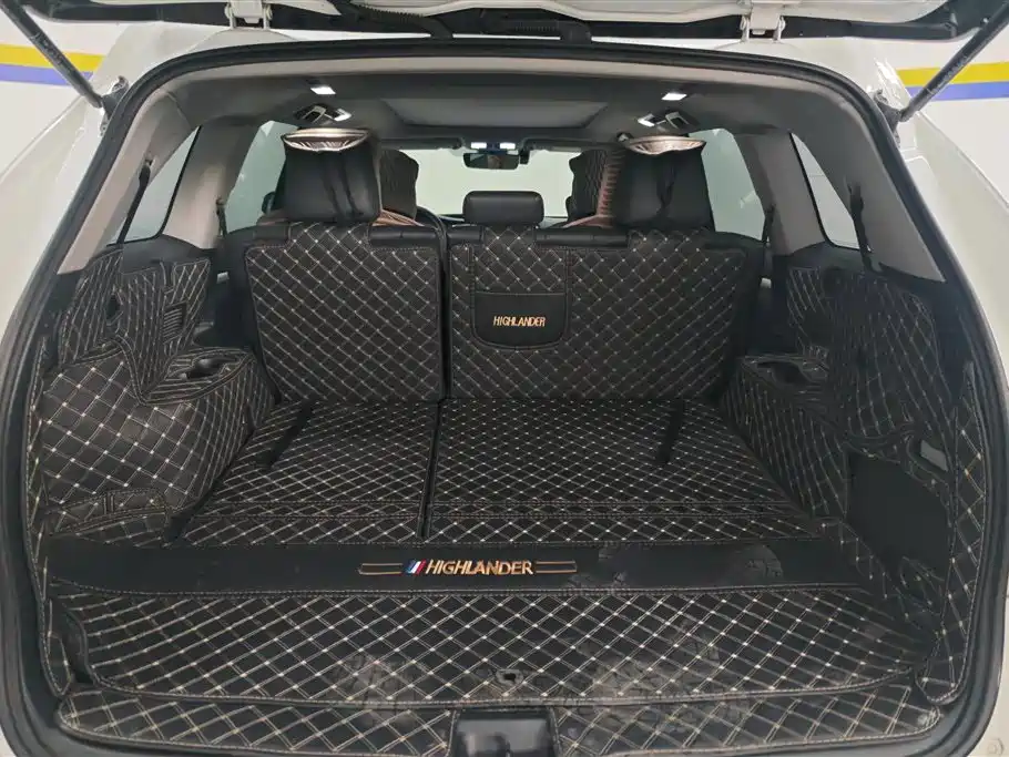 Highlander 2.0 T 4 WD Luxury 7-seat CN-VI
