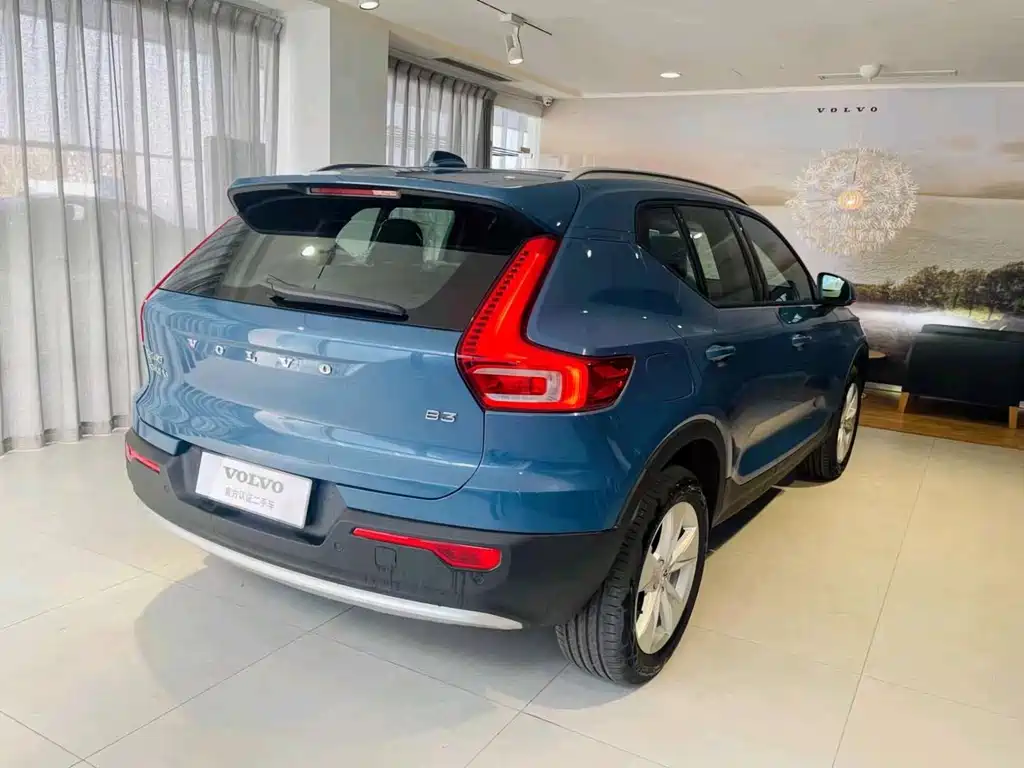 Volvo XC40 沃尔沃XC40 2023款 B3 智行时尚版