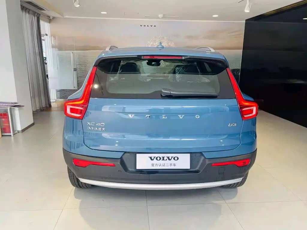 Volvo XC40 沃尔沃XC40 2023款 B3 智行时尚版