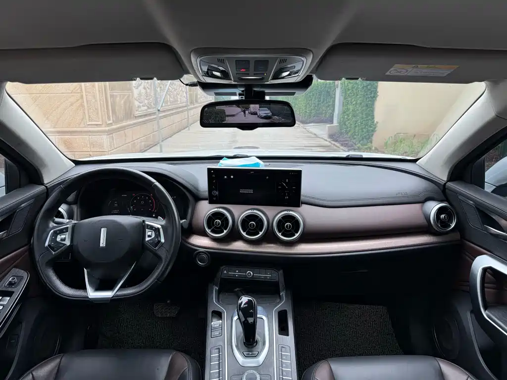 WEY VV5 1.5 T 2 WD Smart Pioneer