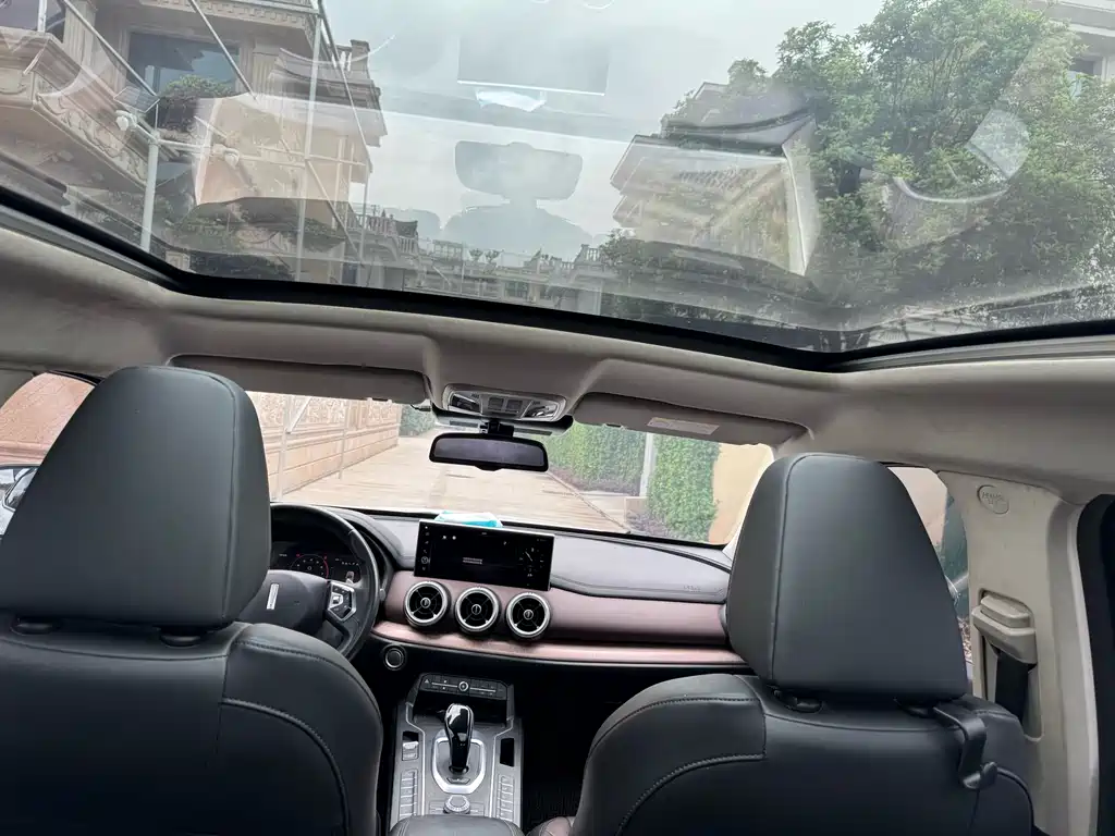 WEY VV5 1.5 T 2 WD Smart Pioneer