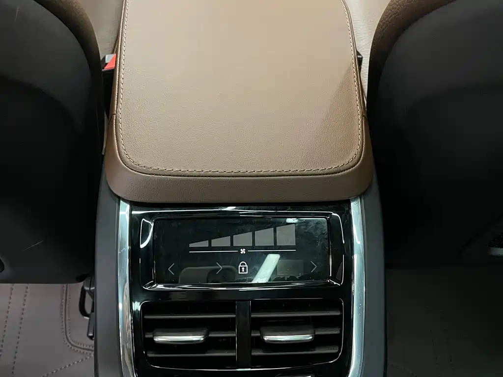 Volvo V90 沃尔沃V90 2024款 Cross Country B5 AWD 智远版