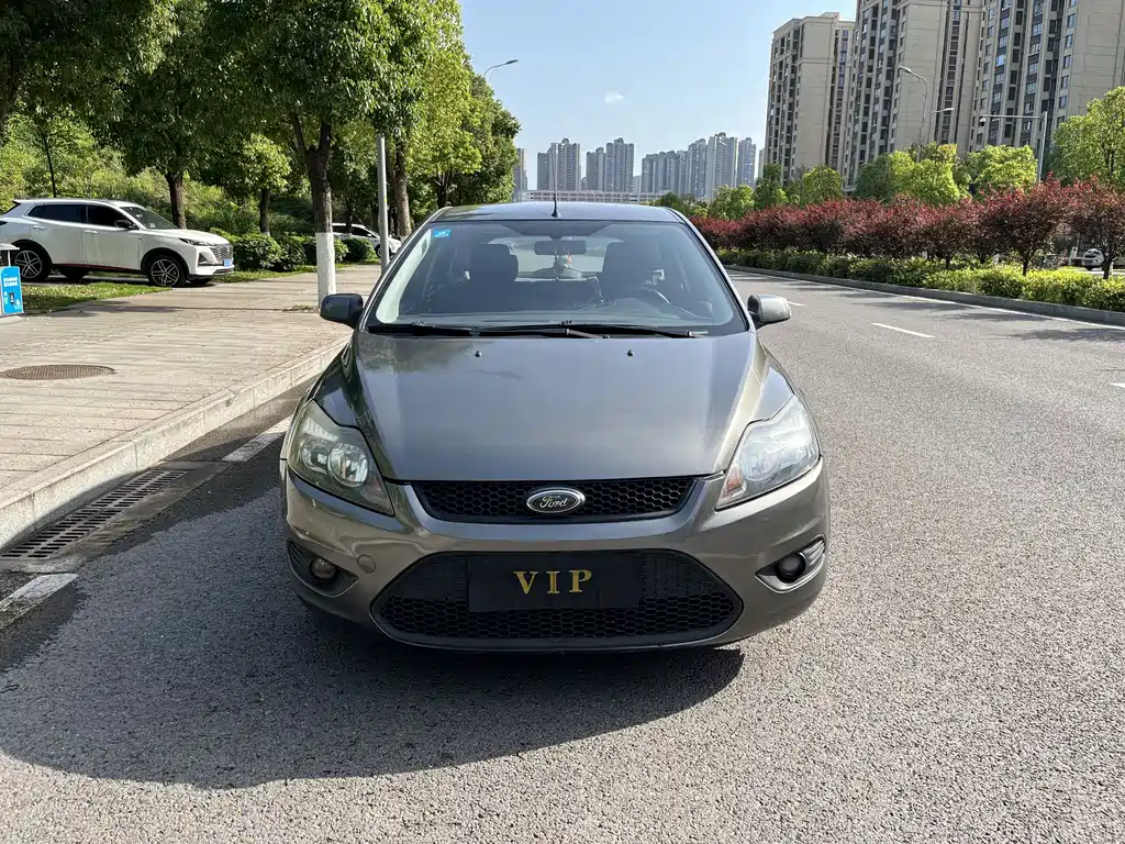 Focus Hatchback Classic 1.8 L Auto Million Commemorative