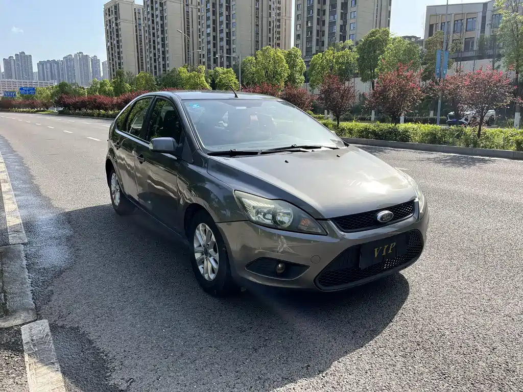Focus Hatchback Classic 1.8 L Auto Million Commemorative