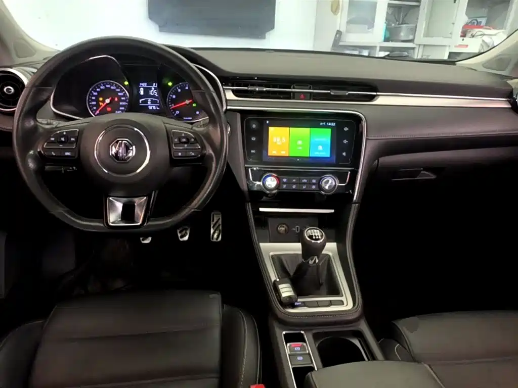 MG6 20 T Manual Luxury Connected CN-V