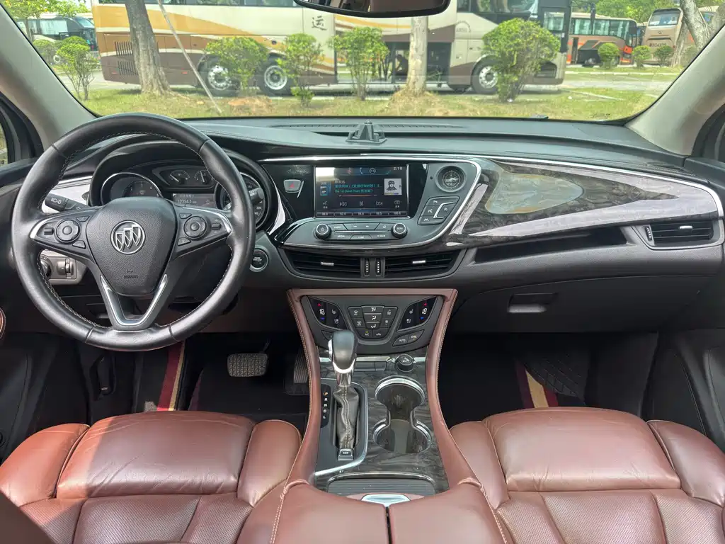 Envision Plus 28 T 4 WD Luxury