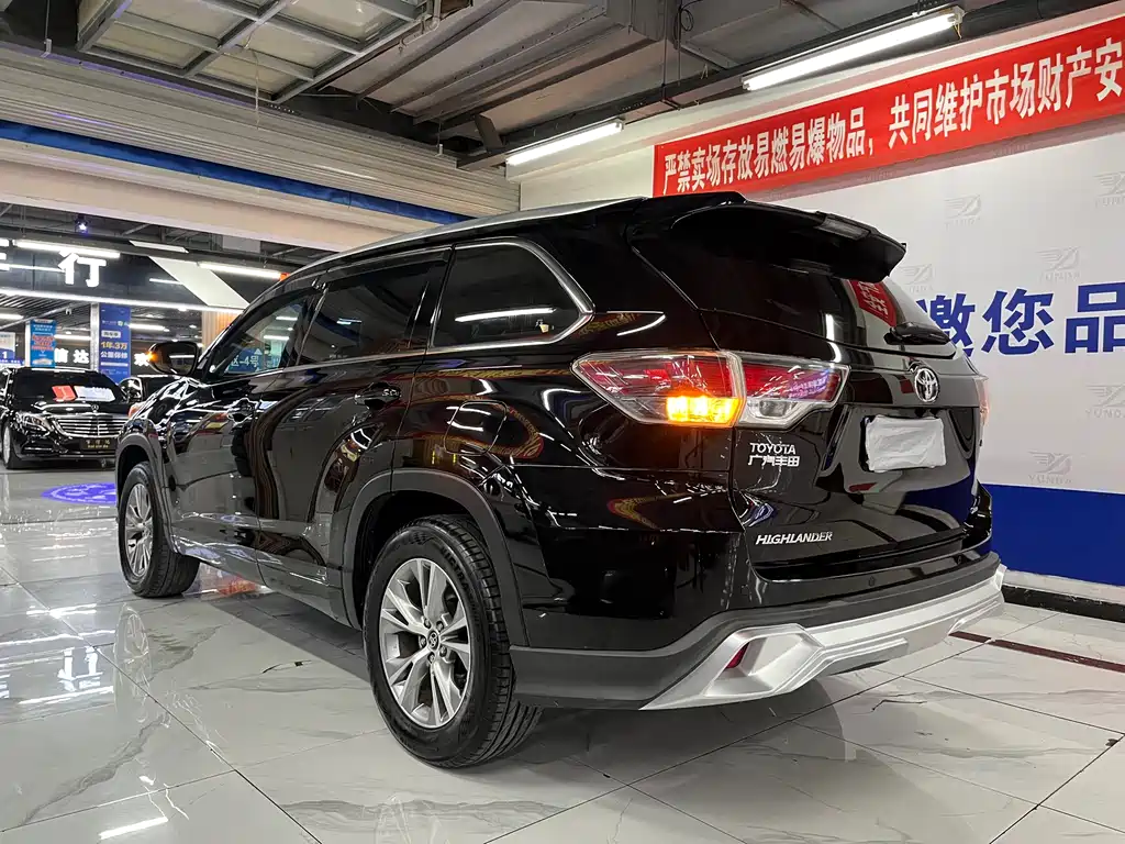 Highlander 2.0 T 4 WD Elite 7-seat