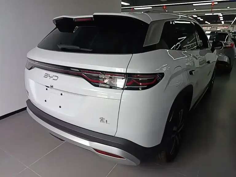 BYD Song L DM-i 112 km Transcend