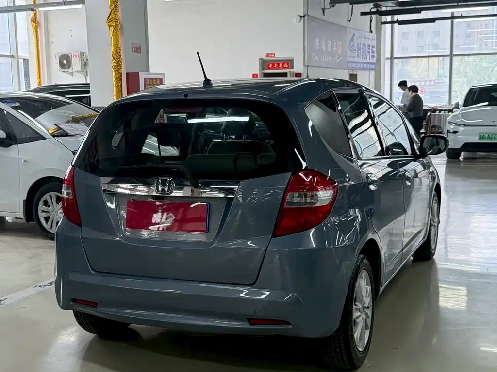 Fit 1.5 L Auto Luxury