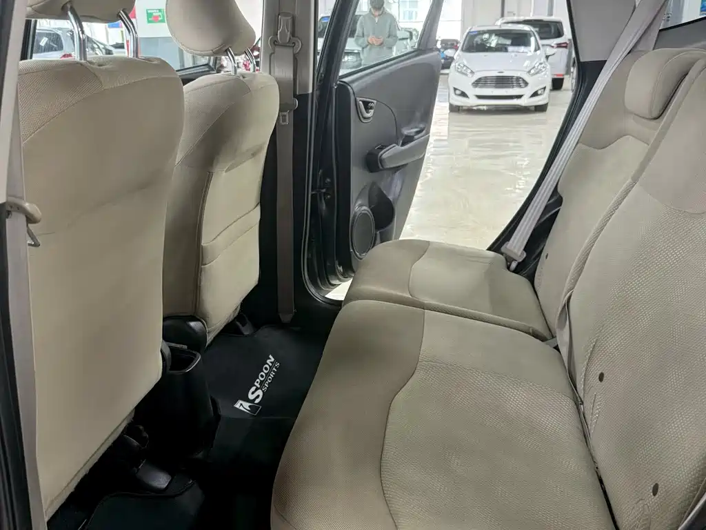 Fit 1.5 L Auto Luxury