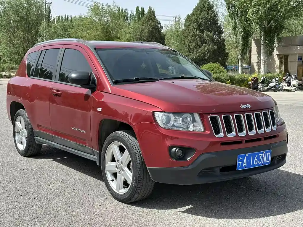 Compass (Import) 指南者进口 2012款 2.4 L 四驱都市版