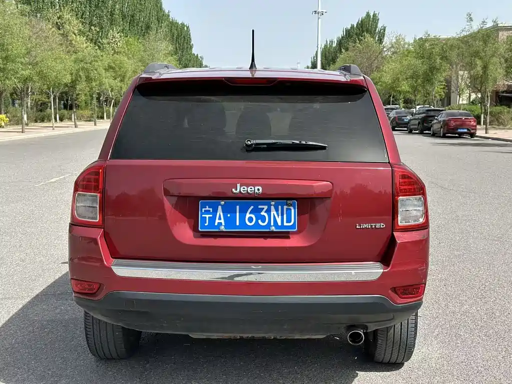 Compass (Import) 指南者进口 2012款 2.4 L 四驱都市版