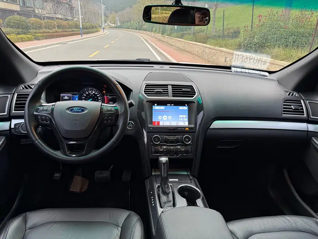 Explorer (Import) 2.3 T Style