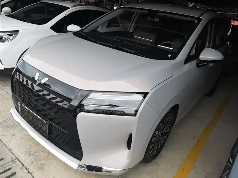 Wuling Xingguang 730 NEV 星光730新能源 2025款 插混 125 km 豪华型