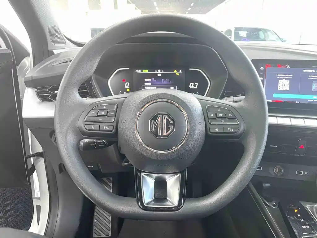MG5 180 DVVT CVT Youth Luxury