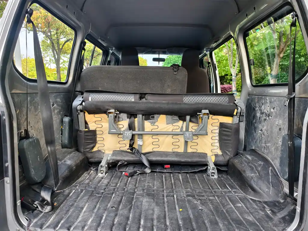 Wuling Zhiguang 1.5 L Utility 5 7-seat