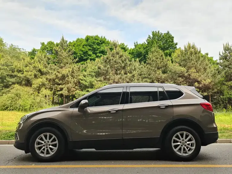 Buick Envision Plus 20 T 2 WD Leading