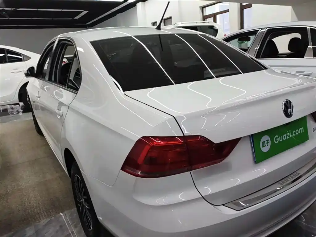 Santana 1.5 L Manual Style