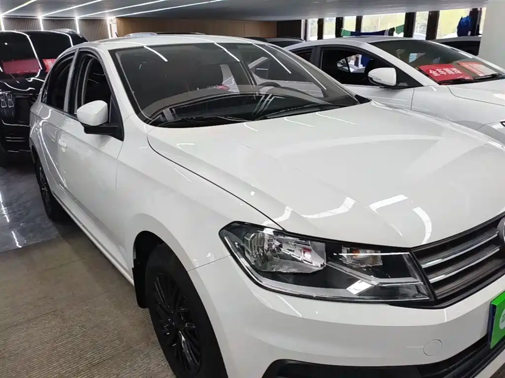 Santana 1.5 L Manual Style