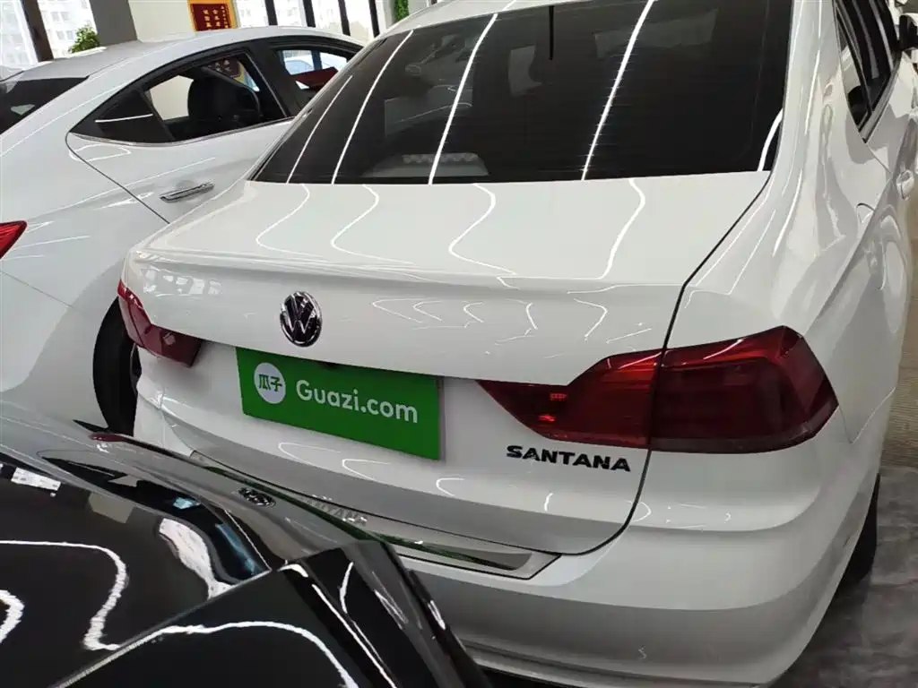 Santana 1.5 L Manual Style