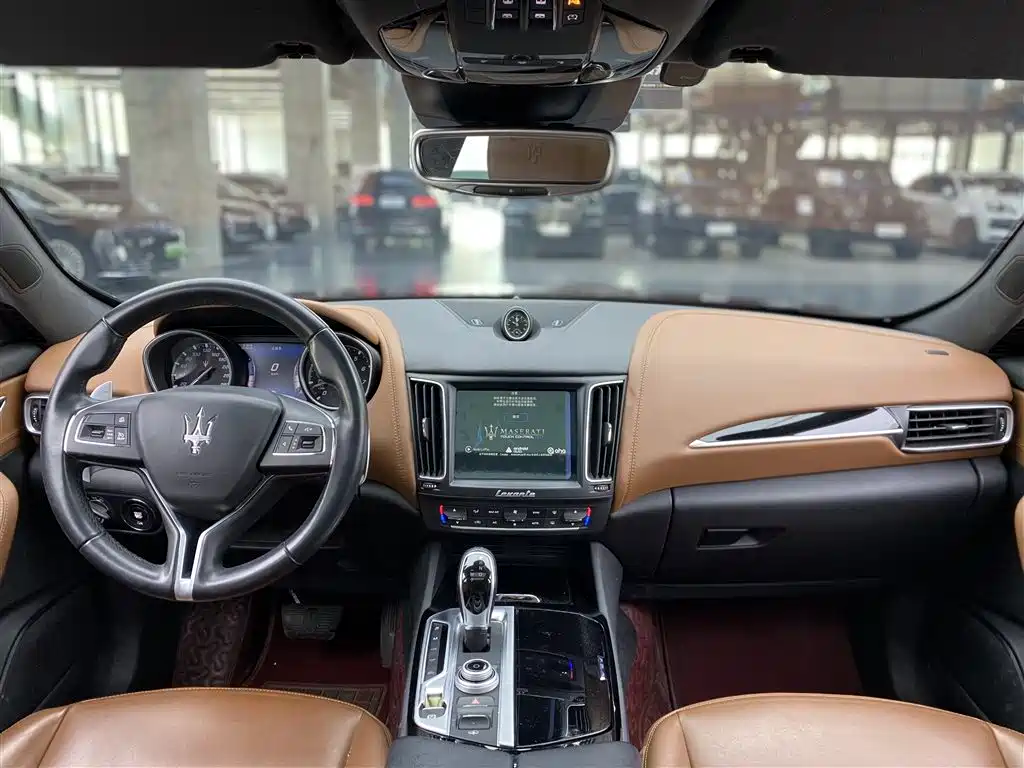 Levante 3.0 T Standard