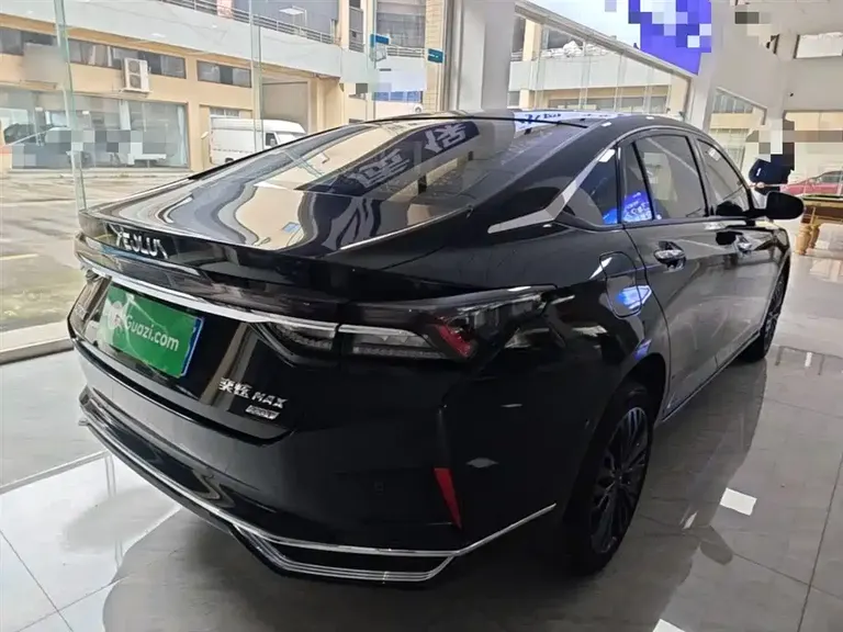 Dongfeng Yixuan MAX 1.5 T Super Dazzle Trend Dad