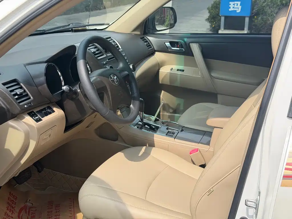 Highlander 2.7 L 2 WD 5-seat Elite