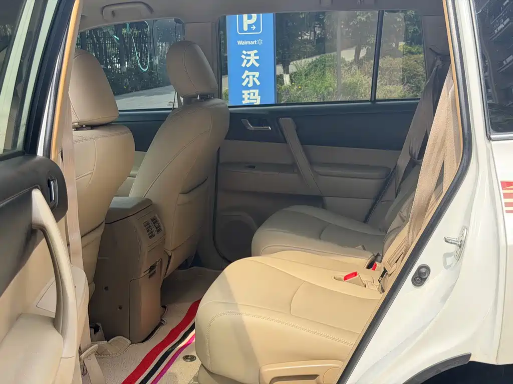 Highlander 2.7 L 2 WD 5-seat Elite