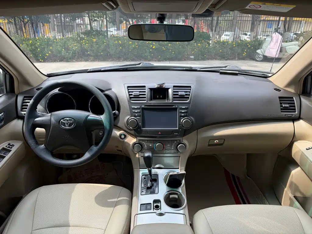 Highlander 2.7 L 2 WD 5-seat Elite