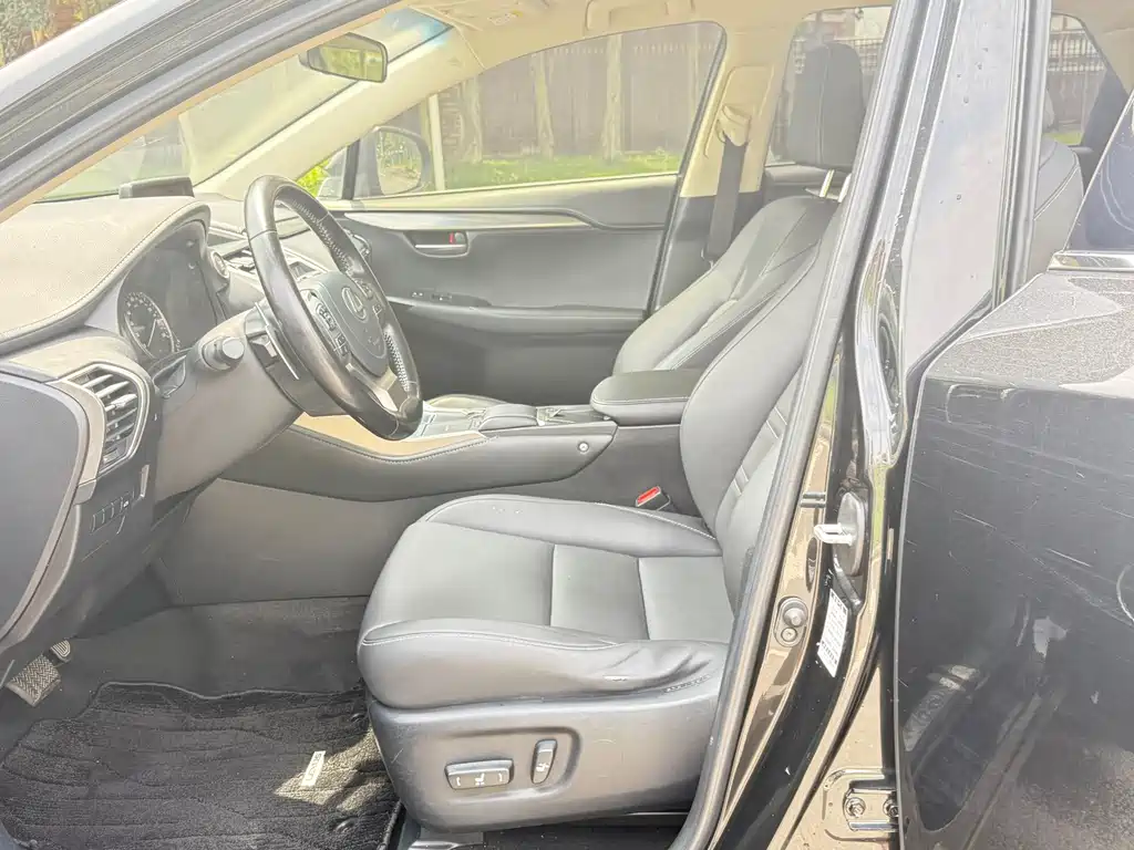 Lexus NX 200 FWD Comfort CN-VI