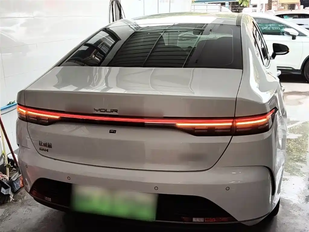 Destroyer 05 Glory DM-i 120 KM Luxury