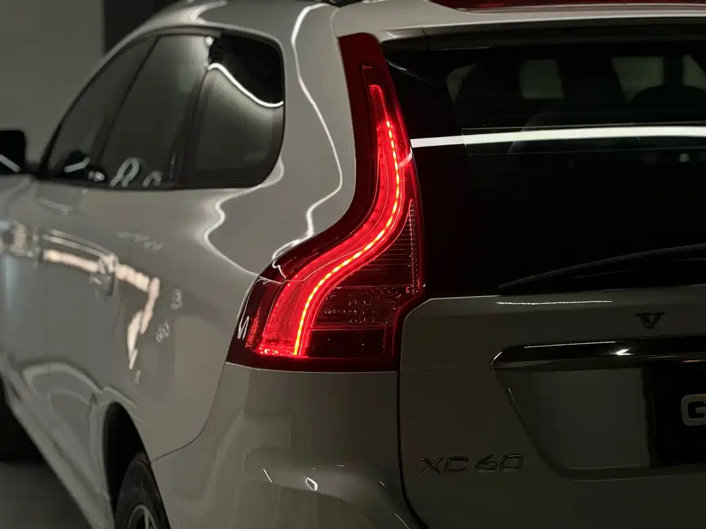 Volvo XC60 (Import) 沃尔沃XC60进口 2014款 改款 T5 智逸版