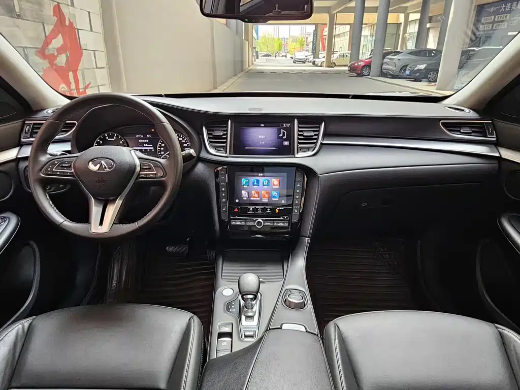 Infiniti QX50 英菲尼迪QX50 2020款 改款 2.0 T 两驱时尚版