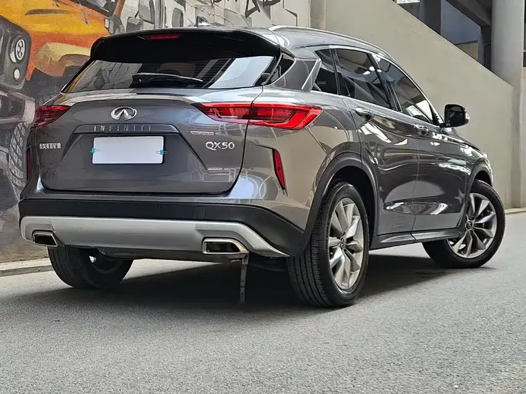 Infiniti QX50 英菲尼迪QX50 2020款 改款 2.0 T 两驱时尚版