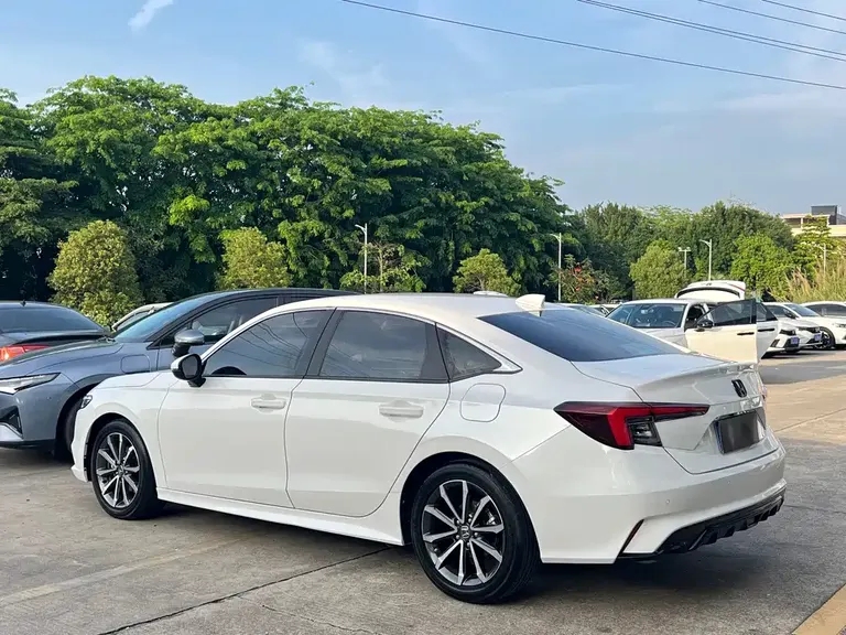 Honda Integra 240 TURBO CVT Luxury