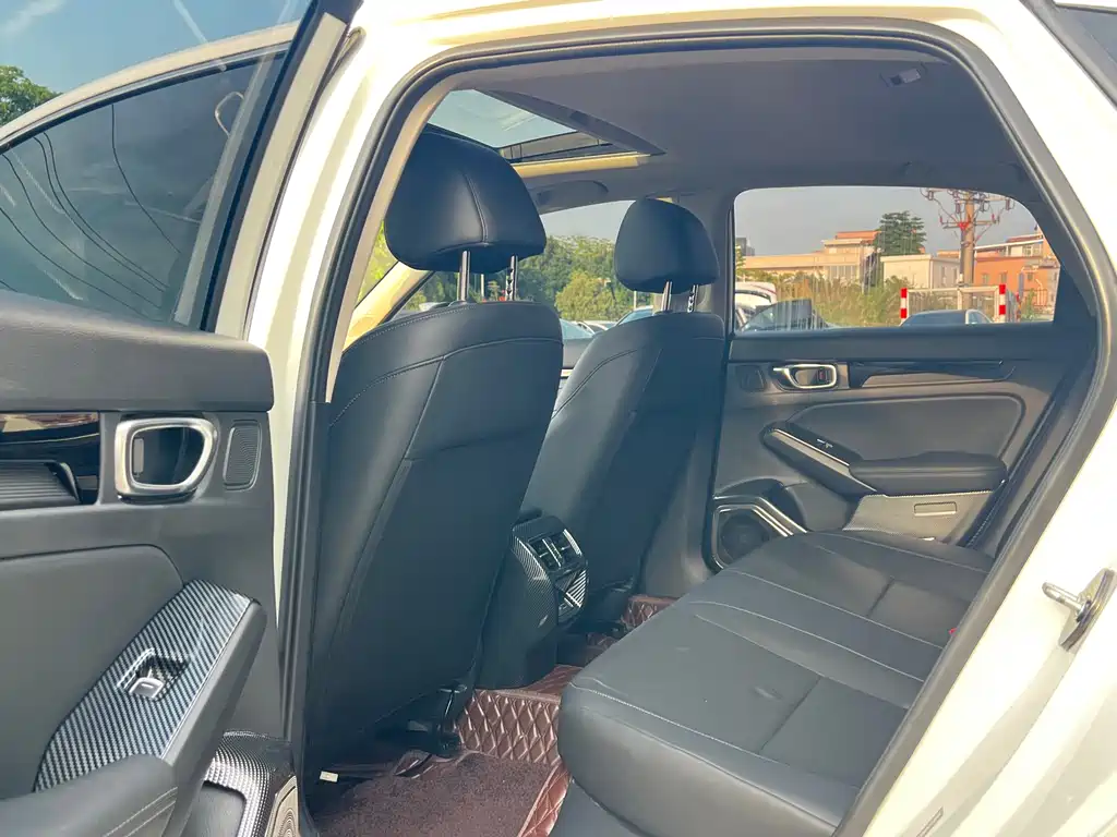 Integra 240 TURBO CVT Luxury