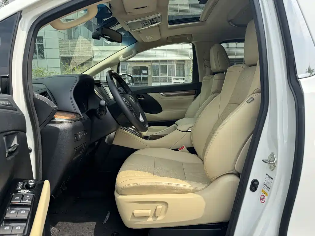 Alphard 3.5 L Distinguished