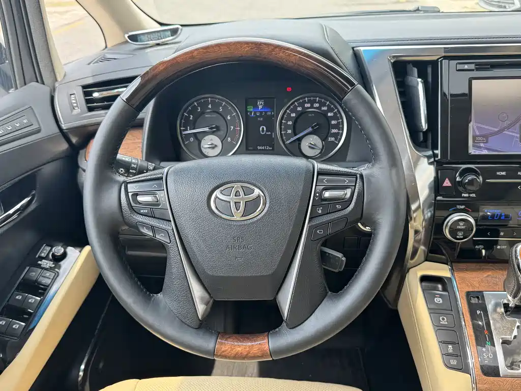 Alphard 3.5 L Distinguished