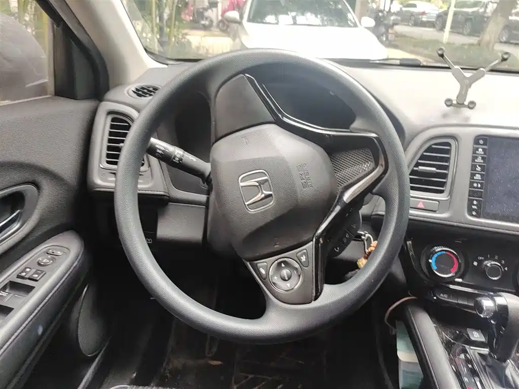 Vezel 1.5 L CVT Pioneer